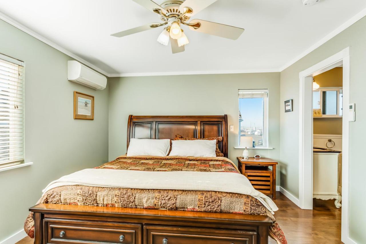 Westport Marina View Villa Екстериор снимка